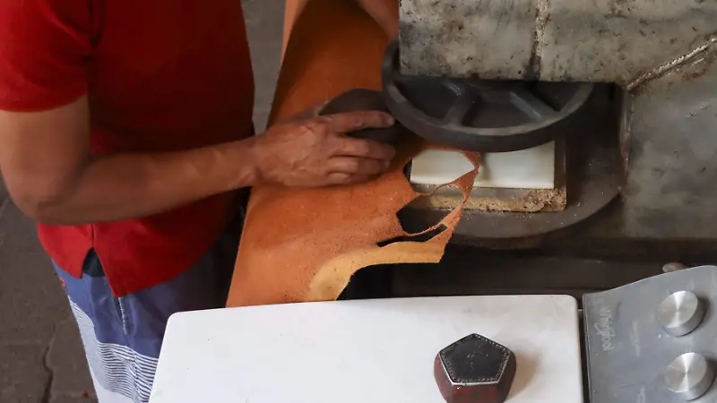 Los cortes de los gajos deben ser precisos para posteriormente cocerlos